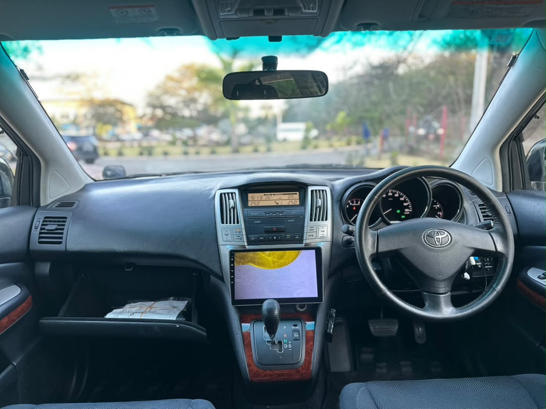 TOYOTA HARRIER thumbnail 4